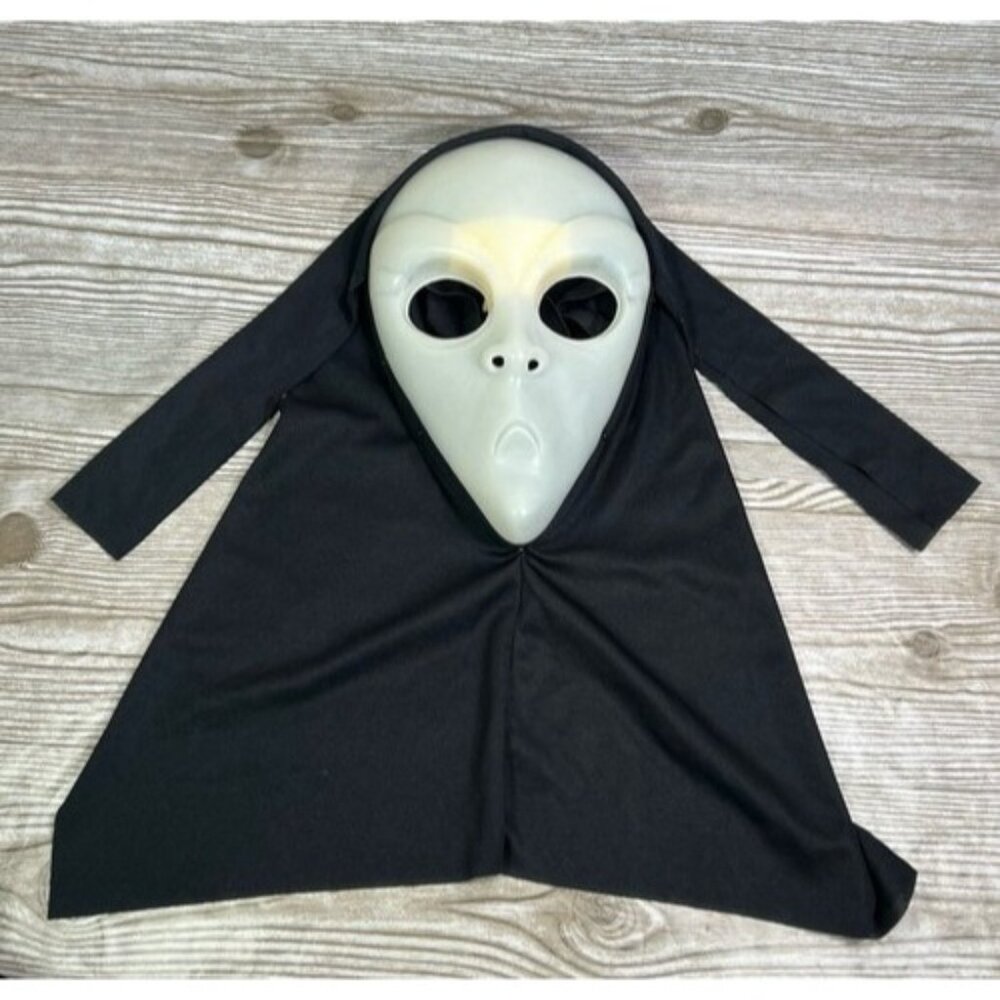 Easter Unlimited Mask Fun World Div.  Alien Ghostface Glow In The Dark Halloween
